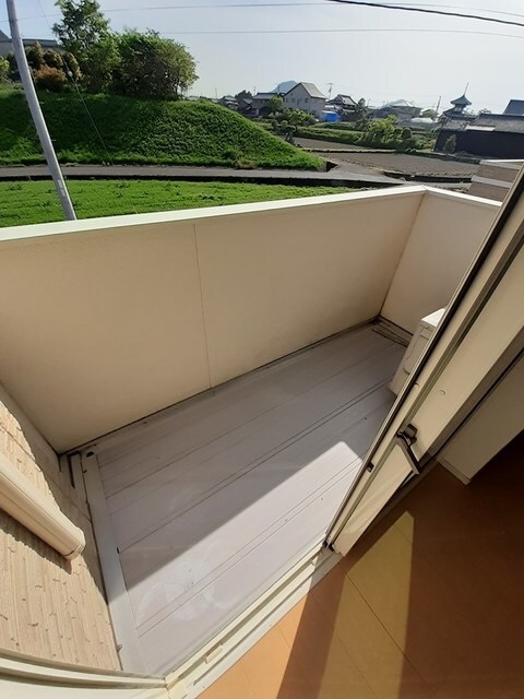 バルコニー ポムドテールＴ