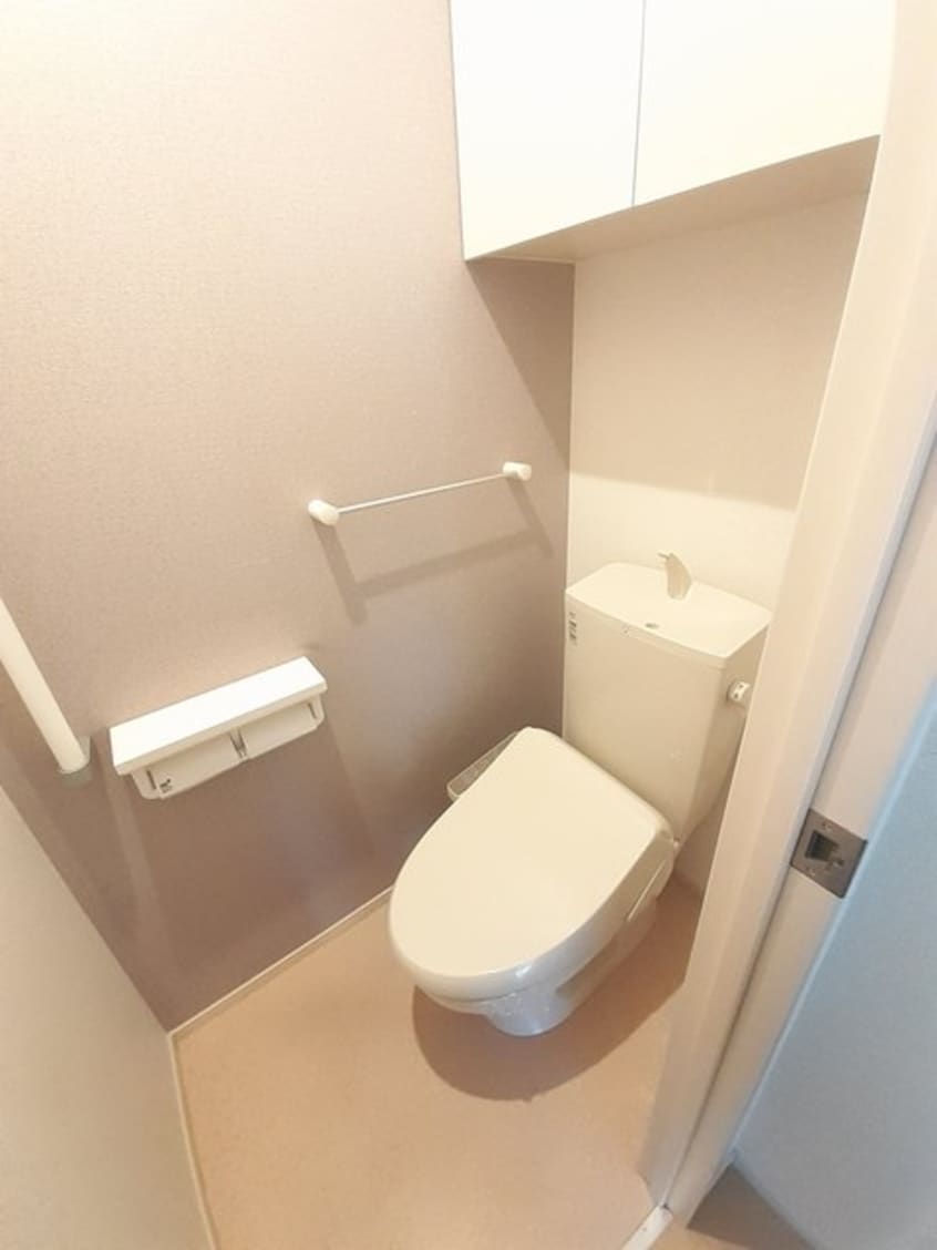 トイレ アベニール鶴市Ｂ