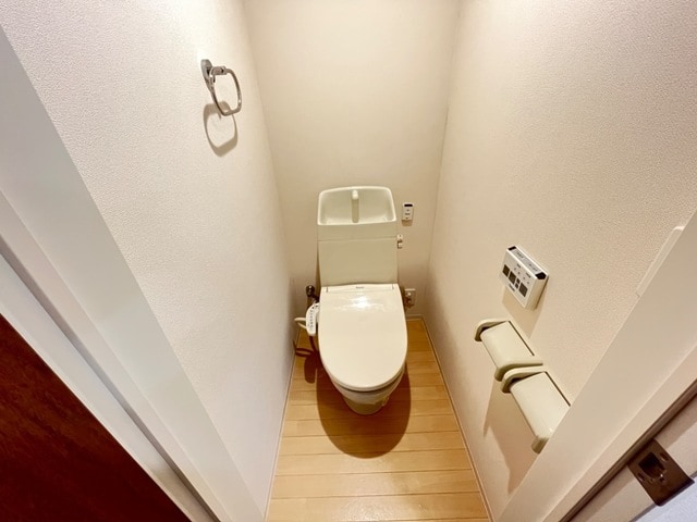 シャワー付トイレ クレア・ド・ルーン