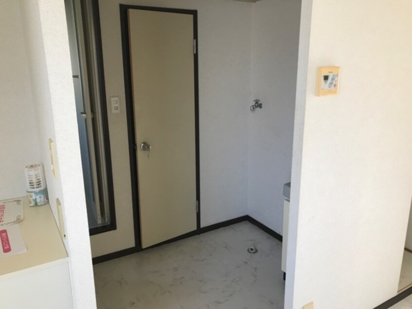 廊下 サンライフ マエダ Ａ