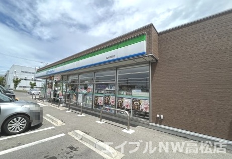 ファミリーマート　高松林町店(コンビニ)まで406m コリドールシュッド