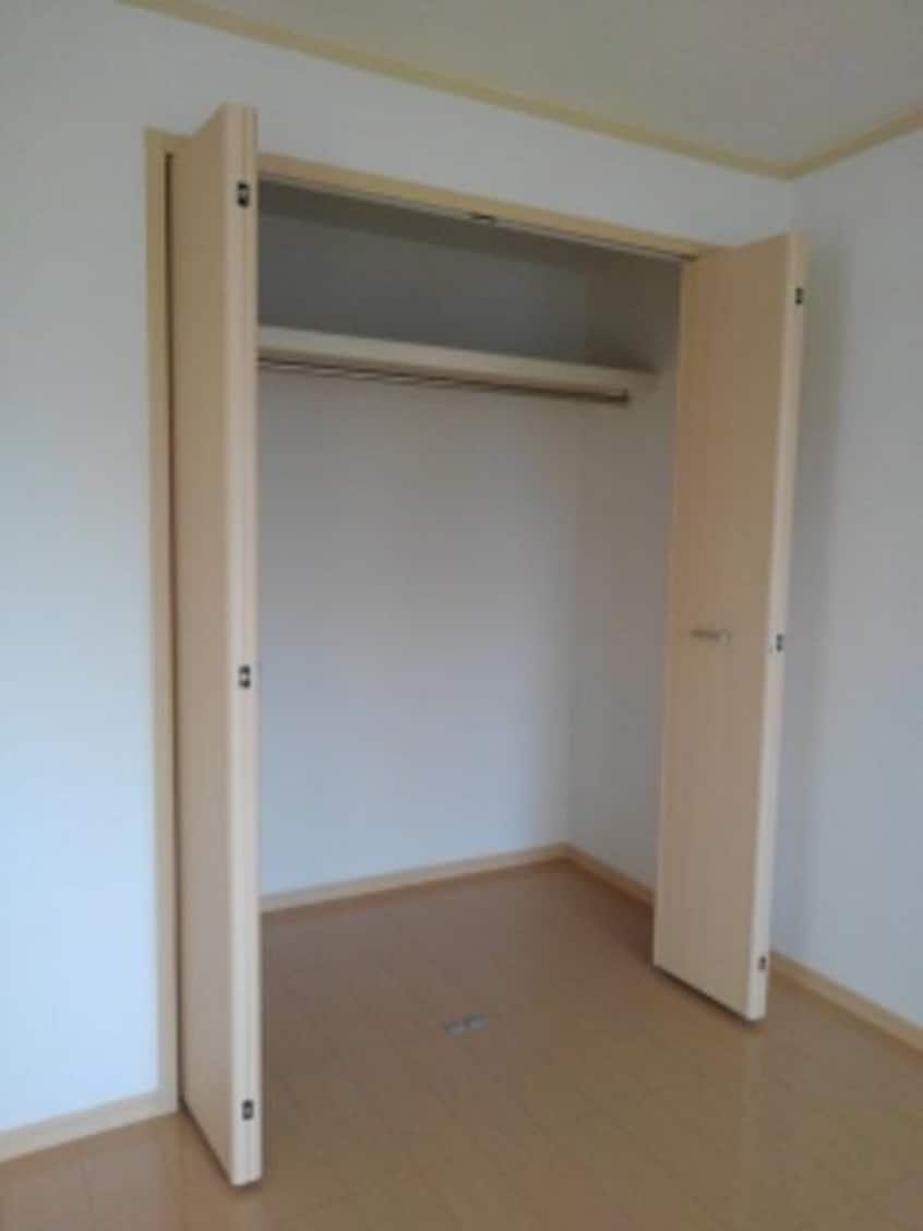 収納 エルディム六万寺