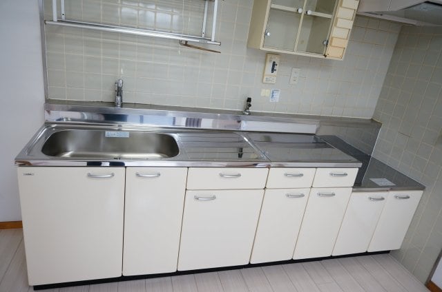  ロイヤルハイツ茜