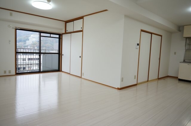  ロイヤルハイツ茜