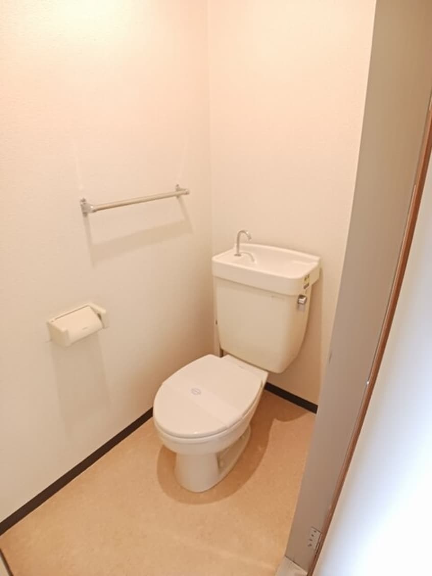 トイレ エルディム円座