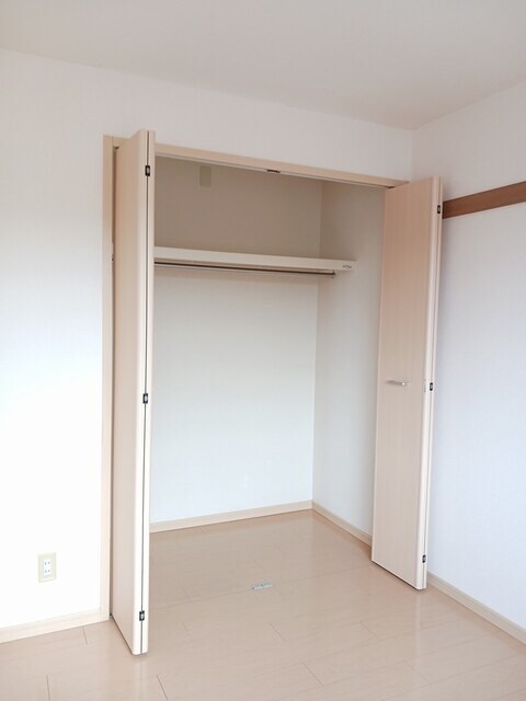 収納 ニューエルディム裕Ⅱ