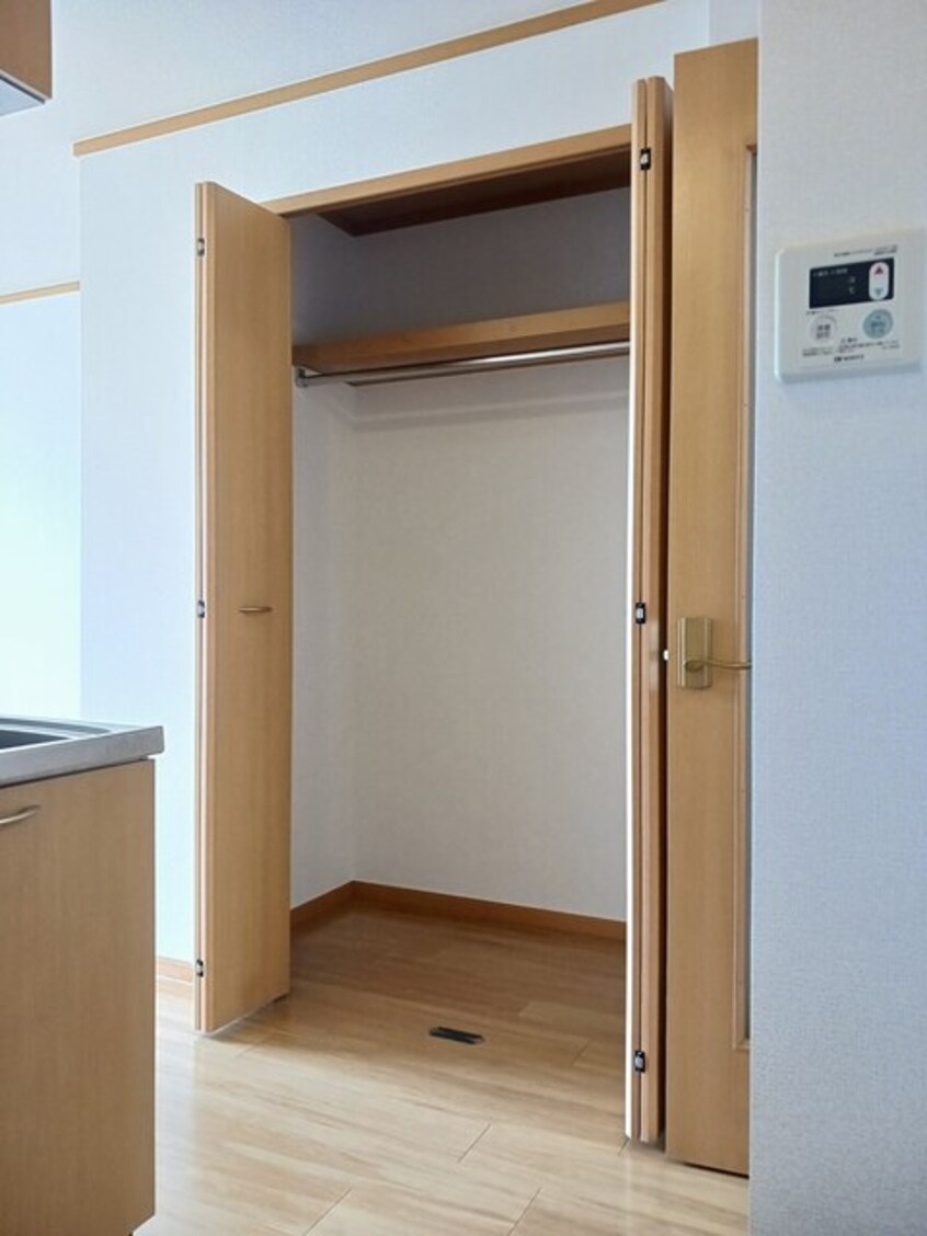 収納 フルールＭ２