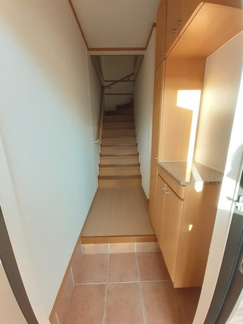 玄関 ウエストヒルズＡ