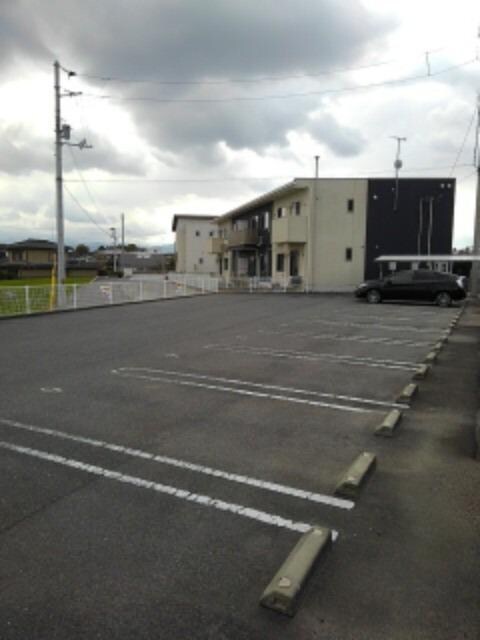 駐車場 エルフローラ