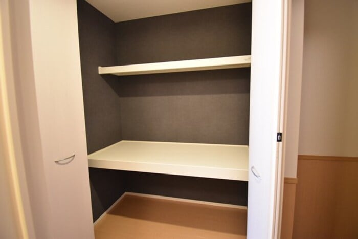 物入（廊下） ベル ジュネス K