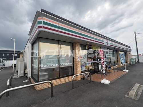セブンイレブン 高松十川西町店(コンビニ)まで487m アメニティーハイツ川島Ⅳ
