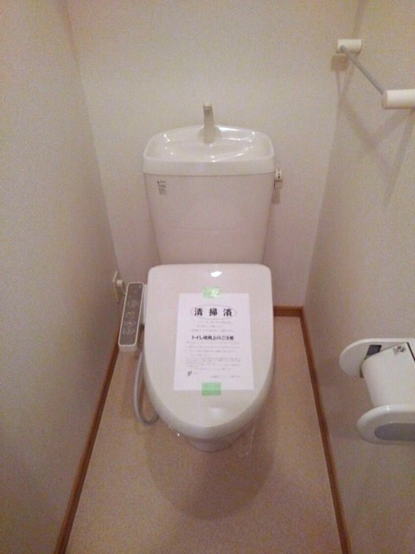 トイレ クリスタル　Ｄ