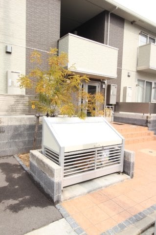 ゴミ庫 アヴァンサール 仁