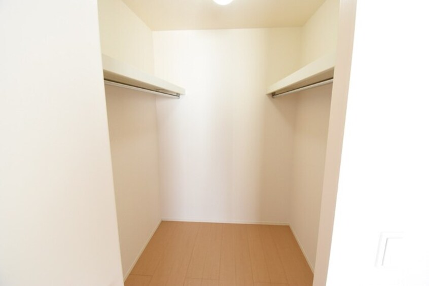 ウォークインクローゼット シャインポート屋島G・H棟 H棟