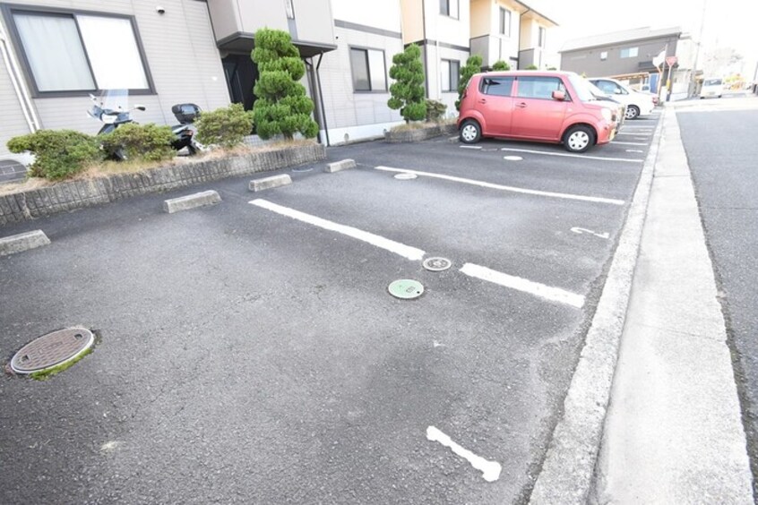 駐車場 セジュール松縄 B棟