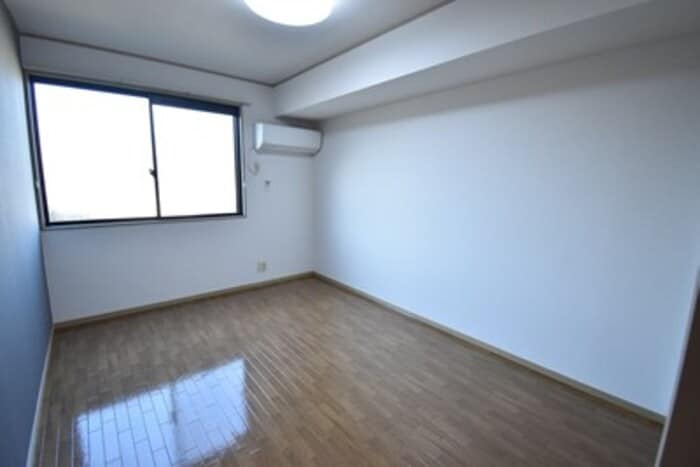 北洋室６帖 セジュール松縄 B棟