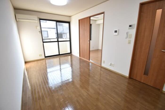 ＤＫ９帖～南洋室６帖 セジュール松縄 B棟