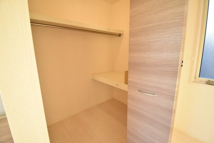 ウォークインクローゼット パティオ B棟