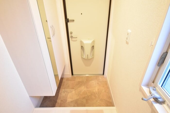 玄関 パティオ B棟