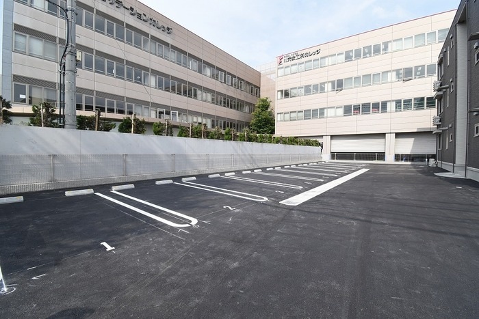 駐車場 モンレーヴ