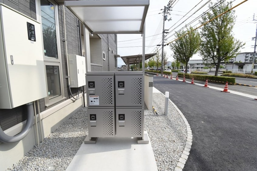 宅配ボックス モンレーヴ