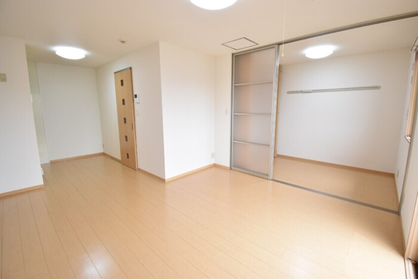 ＬＤＫ１１．４帖～洋室３帖 ユイマールガーデンⅢ