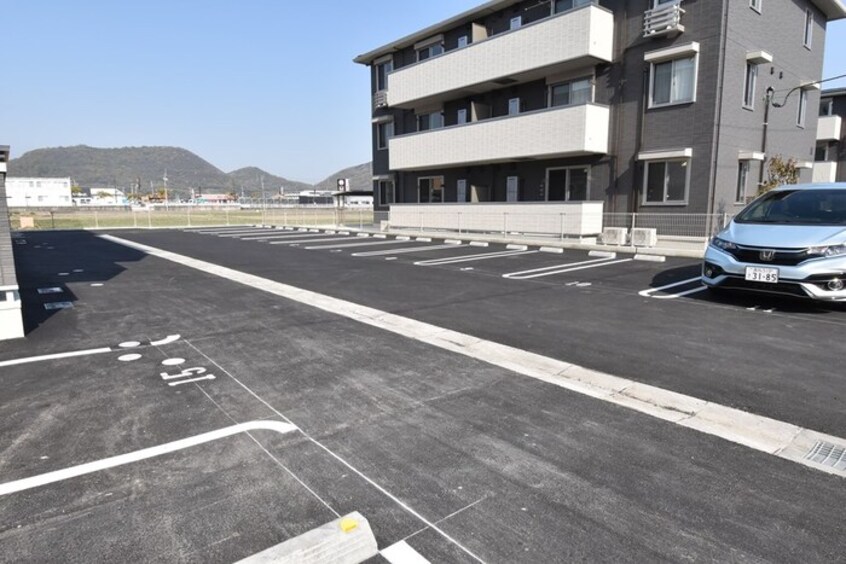 駐車場 ユニヴェール F棟