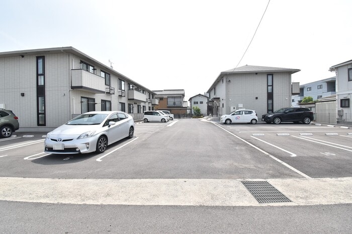 駐車場 ルピナス B棟