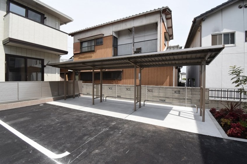 駐輪場 ルピナス B棟