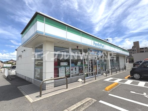ファミリーマート サンフラワー通り店(コンビニ)まで458m ル・クプル太田