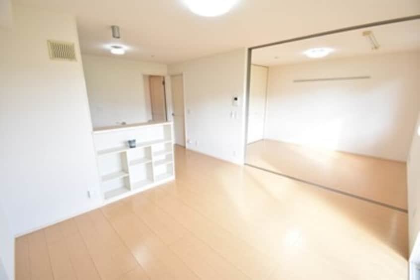 ＬＤＫ１２．５帖～洋室６帖（洋室南東） セジュールグランモア