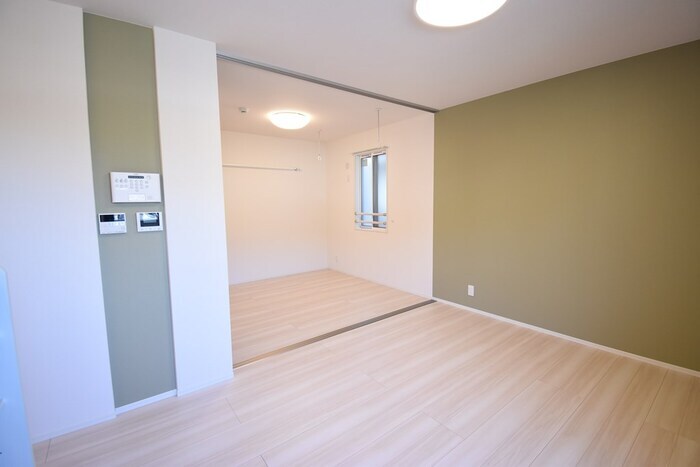 ＬＤＫ１０．１帖～洋室６．３帖 ナーブ屋島 B棟