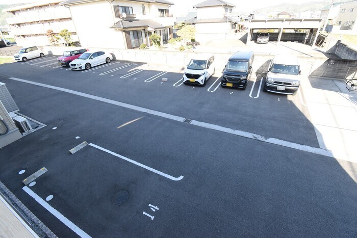 駐車場 メゾンシャルム春日