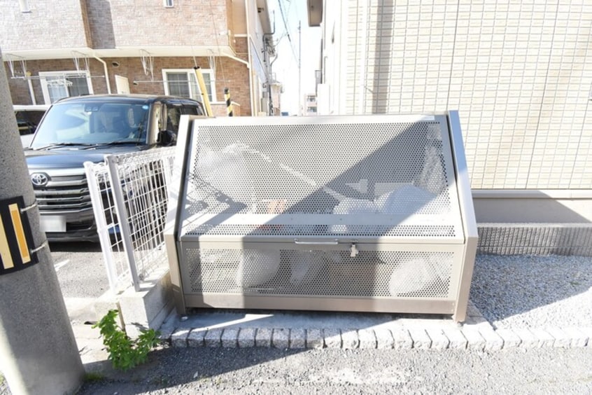 ゴミ置場 メゾンシャルム春日