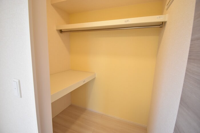 ウォークインクローゼット リリックガーデン B棟