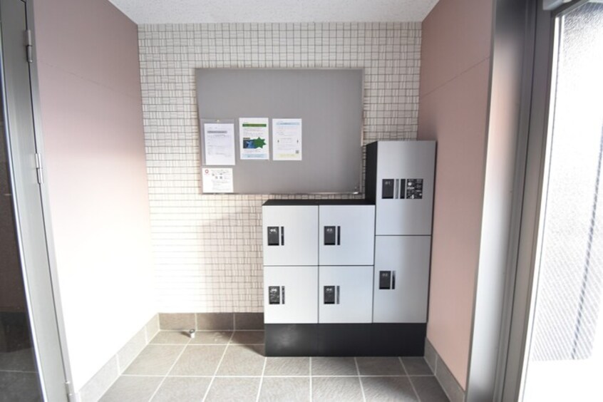 宅配ボックス・お知らせ板 リリベール