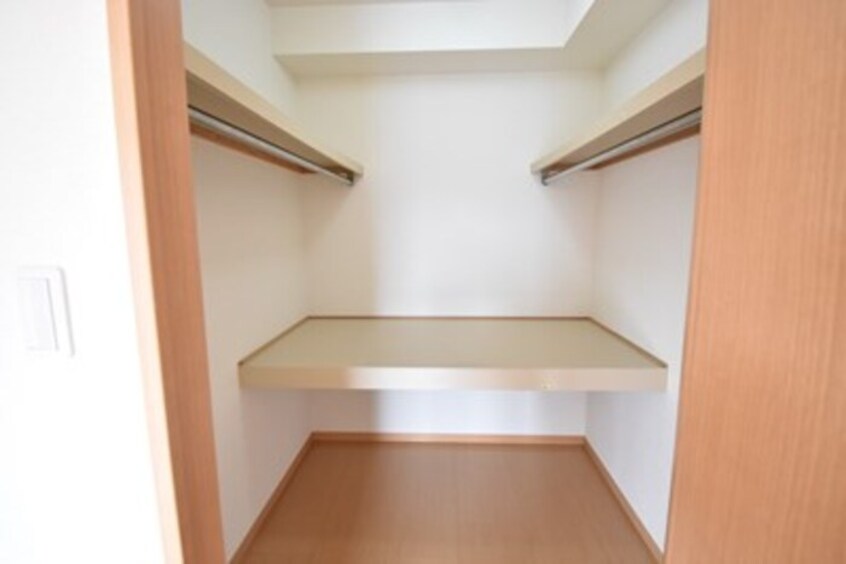 ウォークインクローゼット（南洋室） Ｔ’ｓスクエア D棟