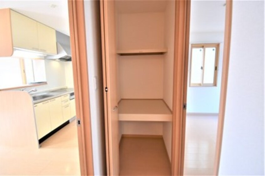 廊下物入 Ｔ’ｓスクエア D棟