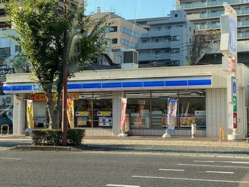 ローソン高松天神前店(コンビニ)まで517m S-RESIDENCE中新町avelis