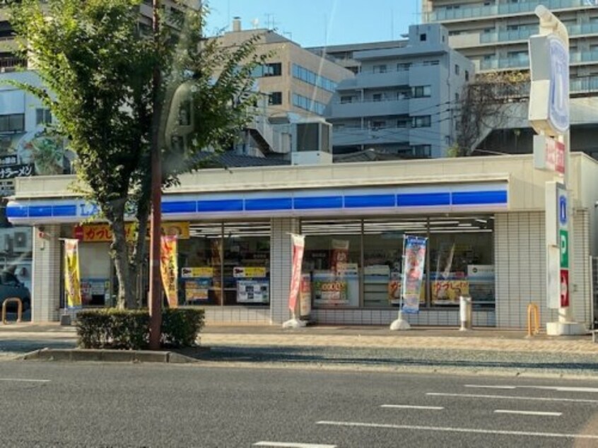 ローソン高松天神前店(コンビニ)まで517m S-RESIDENCE中新町avelis