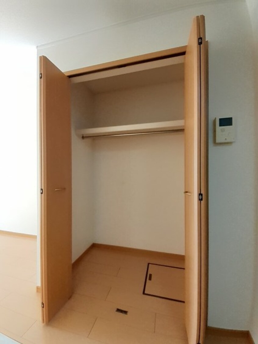 収納 アベンシス５