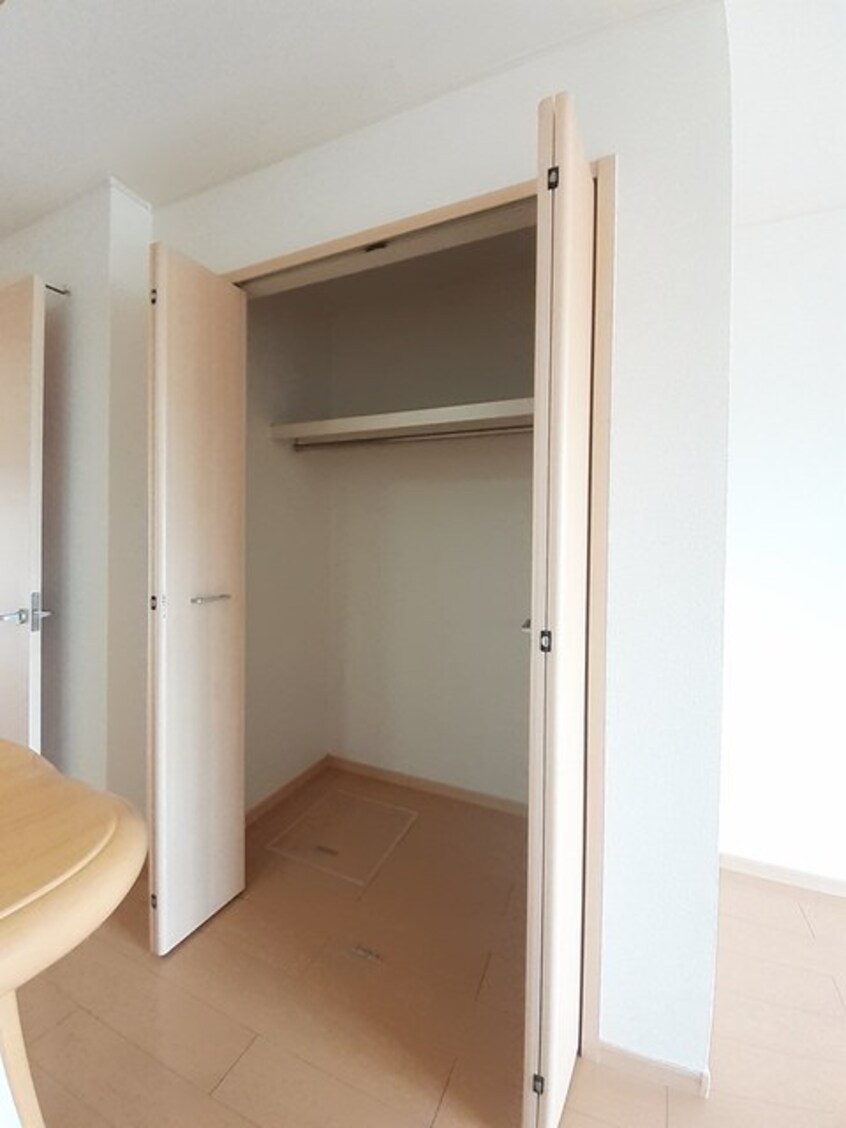 収納 アンダンテＥ