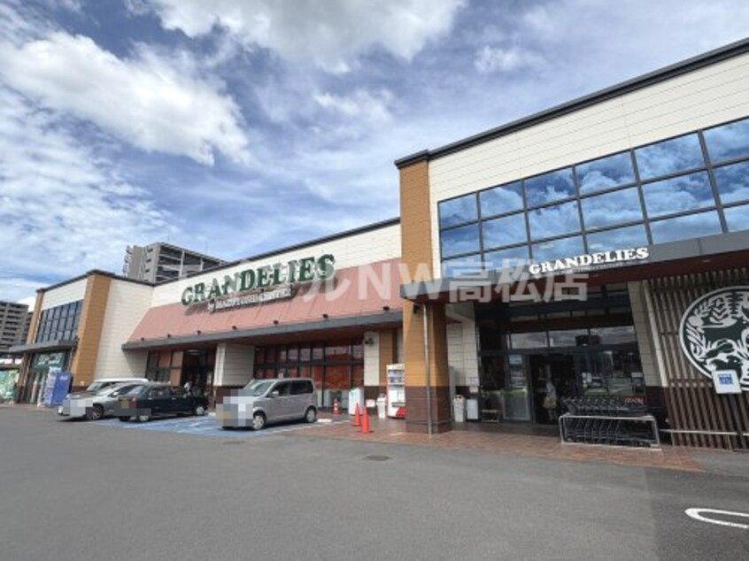 マルヨシセンター グランデリーズ太田店(スーパー)まで434m Ｔ－ＦＬＡＴＳⅢ