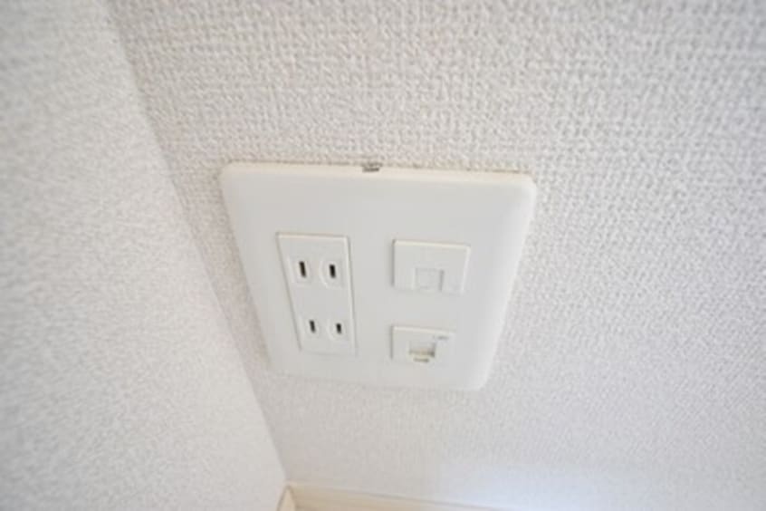 コンセント MiuMu A棟