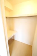 ウォークインクローゼット オネスト上林 A棟