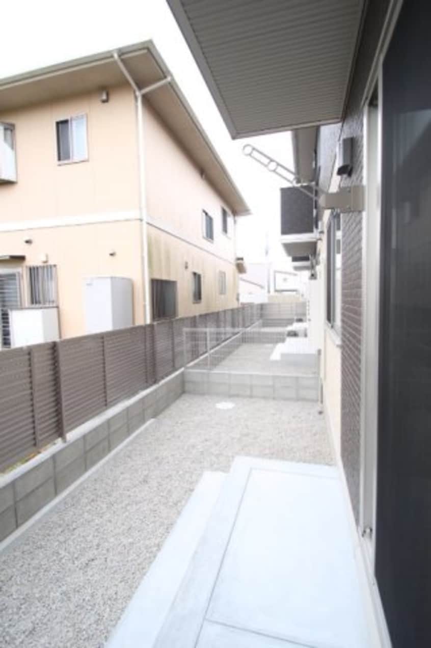 専用庭 オネスト上林 A棟