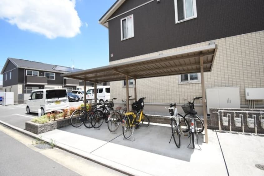 駐輪場 オネスト上林 A棟