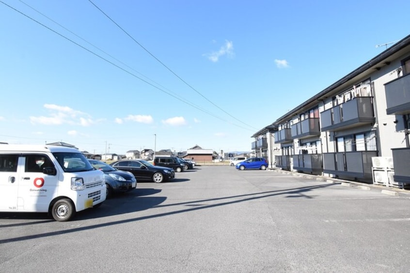 駐車場 カメリアハイツ B棟