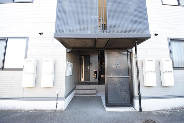 エントランス カメリアハイツ B棟