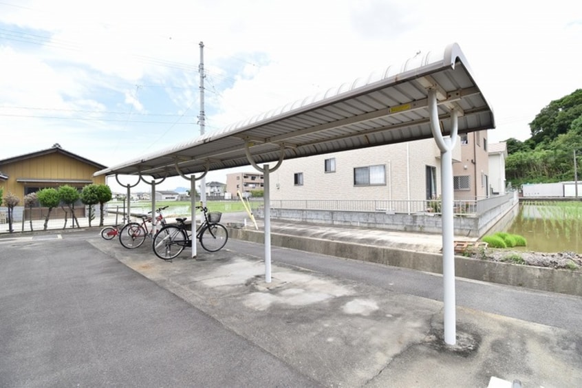 駐輪場 カメリアハイツ B棟